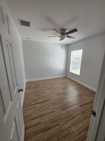 501 SW Fifer Avenue, Port St. Lucie, FL 34953