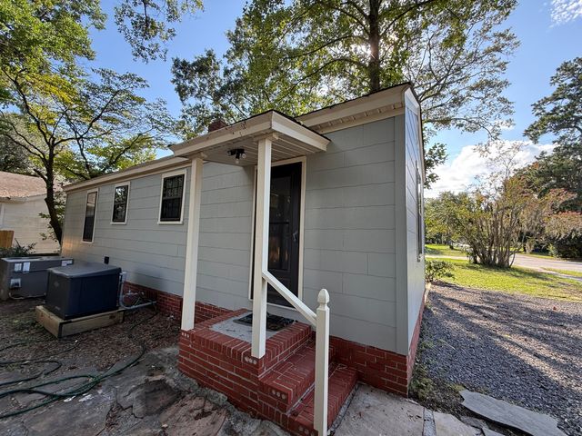 4524 S Rhett Avenue, North Charleston, SC 29405