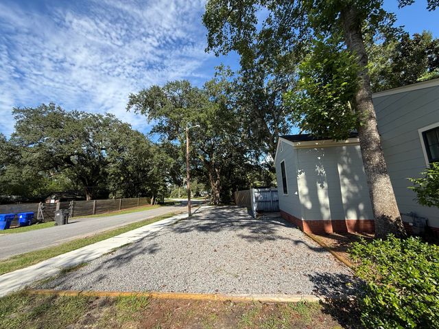 4524 S Rhett Avenue, North Charleston, SC 29405