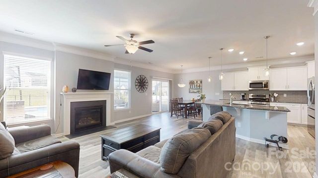 111 Lantern Acres Drive, Mooresville, NC 28115