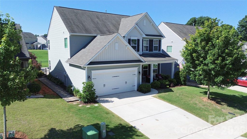 111 Lantern Acres Drive, Mooresville, NC 28115