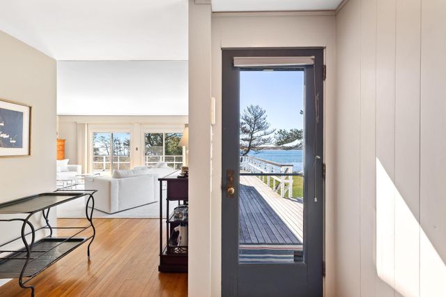 169 Penzance Road, Woods Hole, MA 02543
