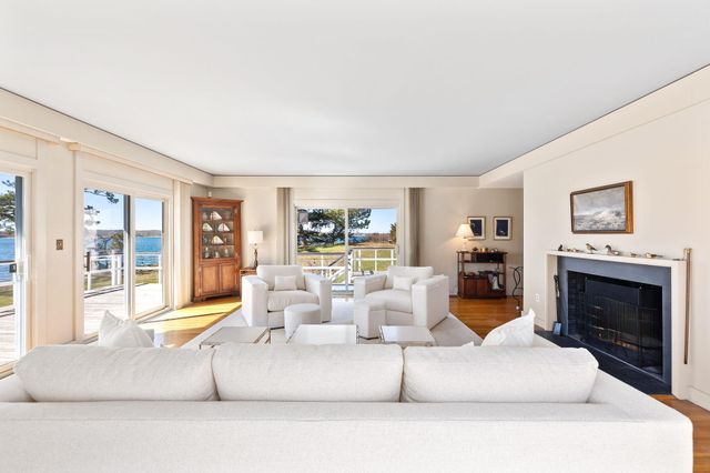169 Penzance Road, Woods Hole, MA 02543