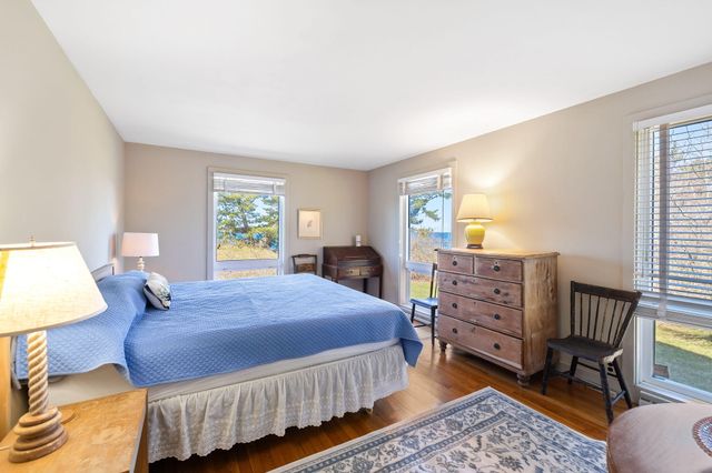 169 Penzance Road, Woods Hole, MA 02543