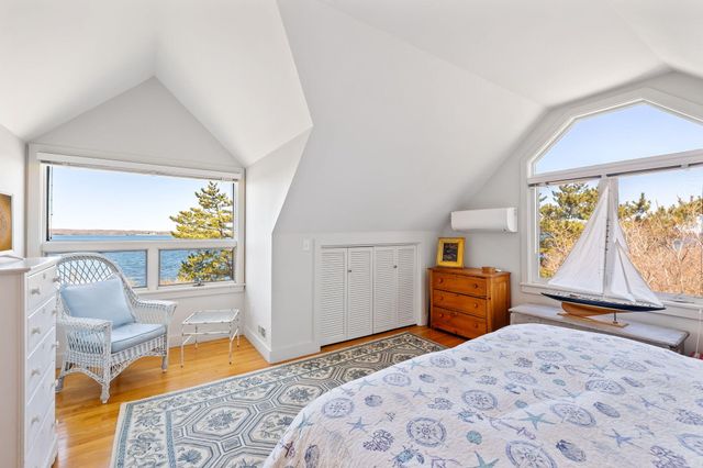 169 Penzance Road, Woods Hole, MA 02543