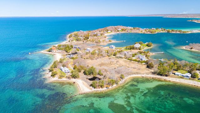 169 Penzance Road, Woods Hole, MA 02543