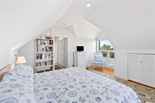 169 Penzance Road, Woods Hole, MA 02543