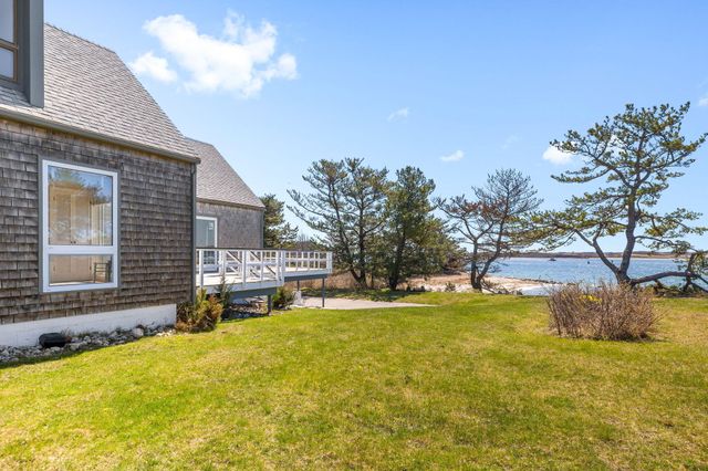 169 Penzance Road, Woods Hole, MA 02543