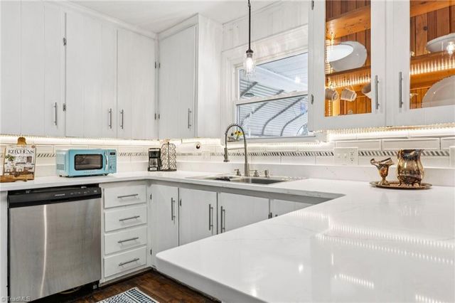 3934 Yarbrough Avenue, Winston-salem, NC 27106