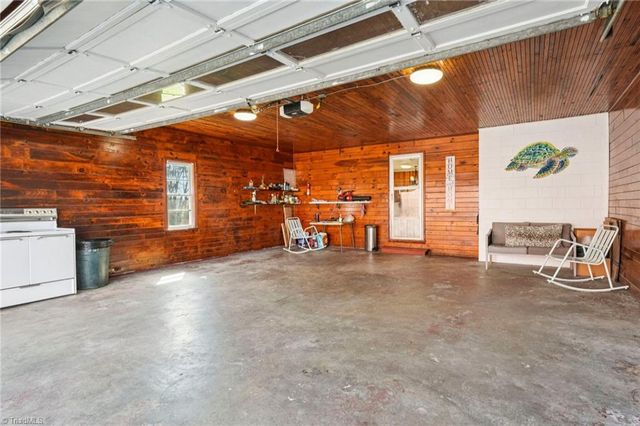 3934 Yarbrough Avenue, Winston-salem, NC 27106