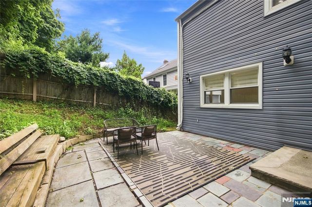 43 Linden Terrace, Leonia, NJ 07605