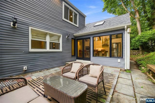 43 Linden Terrace, Leonia, NJ 07605