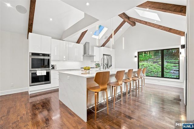 43 Linden Terrace, Leonia, NJ 07605
