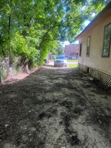 3419 Dennis Street, Houston, TX 77004