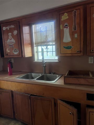 3419 Dennis Street, Houston, TX 77004