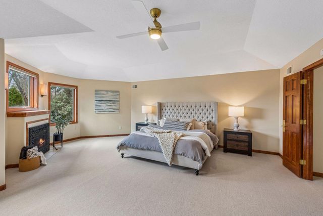 9118 Victoria Drive, Eden Prairie, MN 55347