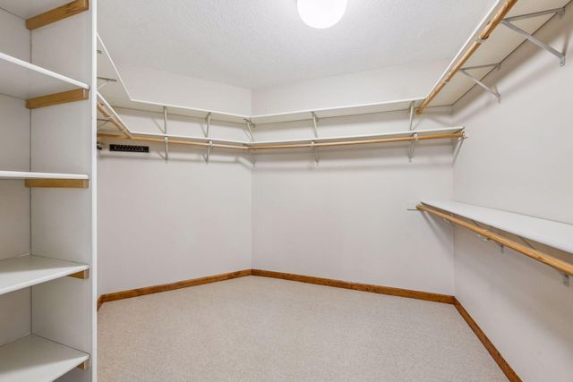 9118 Victoria Drive, Eden Prairie, MN 55347