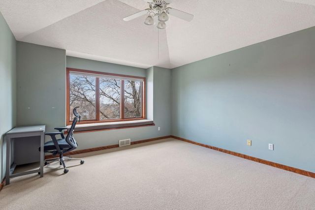 9118 Victoria Drive, Eden Prairie, MN 55347