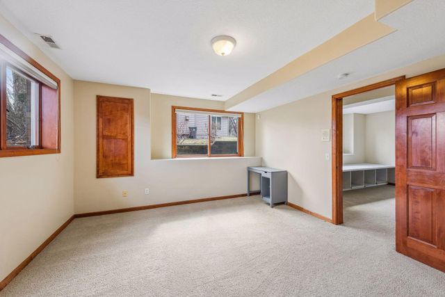 9118 Victoria Drive, Eden Prairie, MN 55347