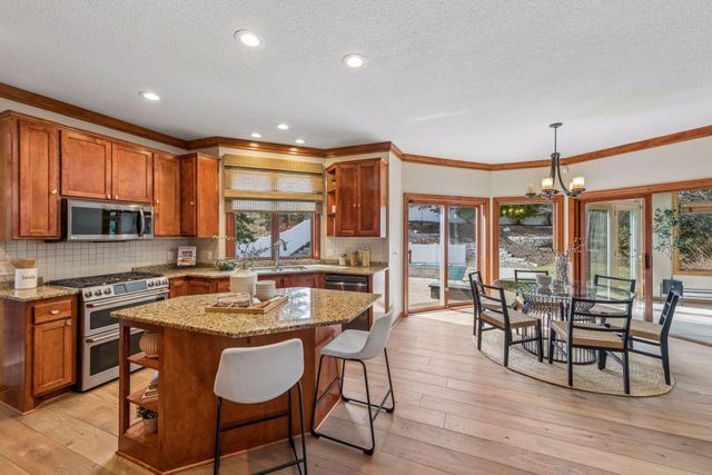 9118 Victoria Drive, Eden Prairie, MN 55347