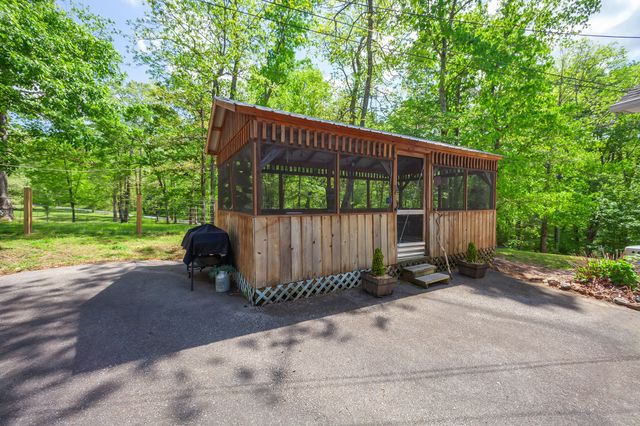455 Madison Cir, Parsons, TN 38363