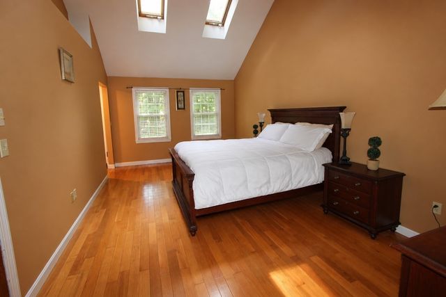 32 Sibley Rd, Sutton, MA 01590