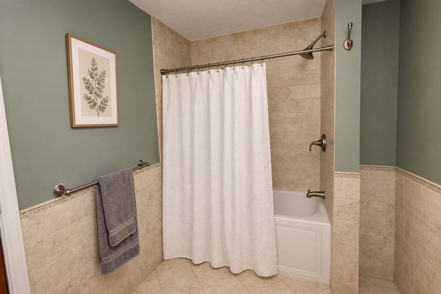32 Sibley Rd, Sutton, MA 01590