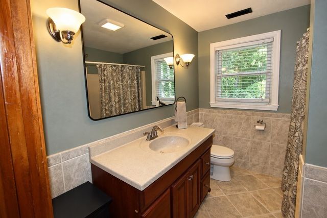 32 Sibley Rd, Sutton, MA 01590