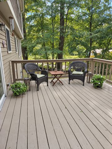 32 Sibley Rd, Sutton, MA 01590