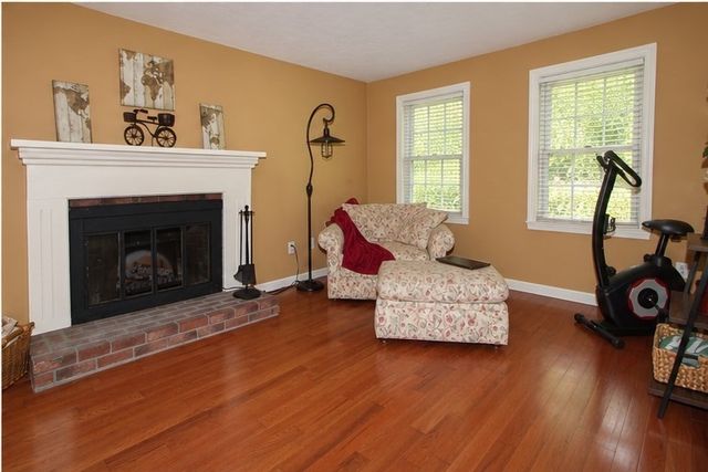 32 Sibley Rd, Sutton, MA 01590