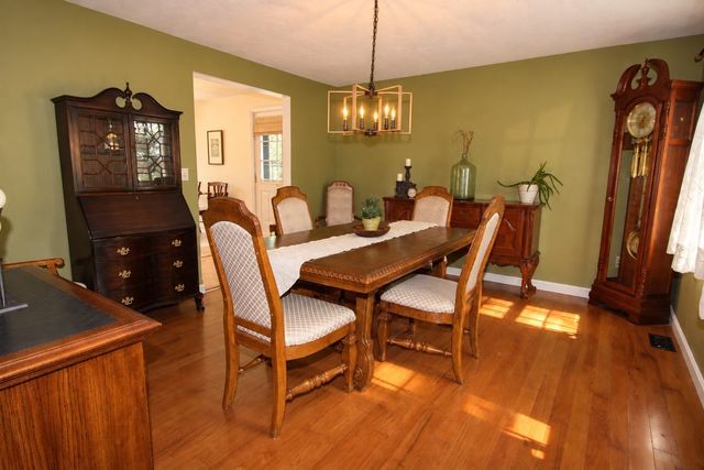 32 Sibley Rd, Sutton, MA 01590