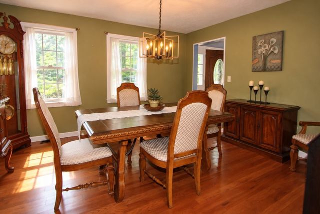 32 Sibley Rd, Sutton, MA 01590