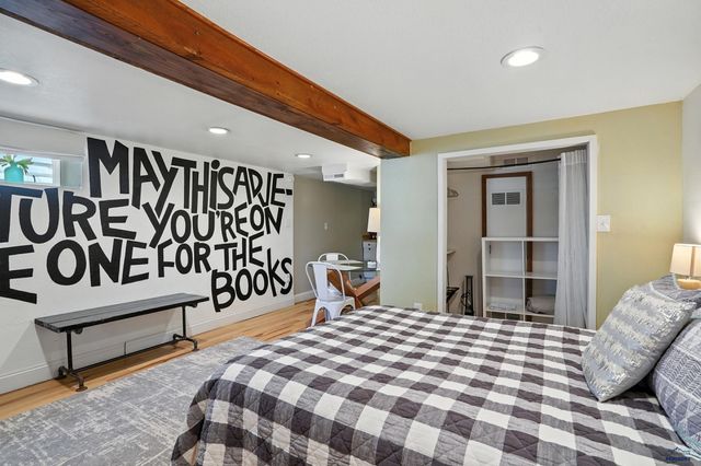 1120 MT RUSHMORE RD, Rapid City, SD 57701