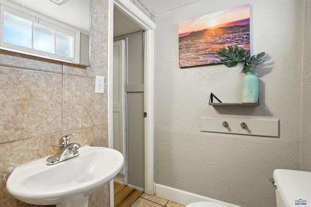 1120 MT RUSHMORE RD, Rapid City, SD 57701