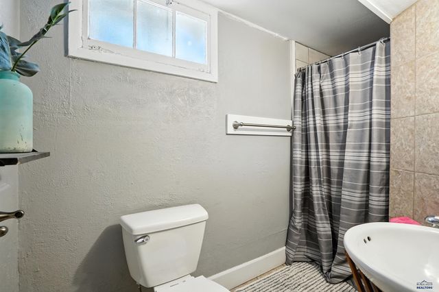 1120 MT RUSHMORE RD, Rapid City, SD 57701