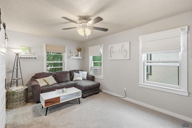 1120 MT RUSHMORE RD, Rapid City, SD 57701