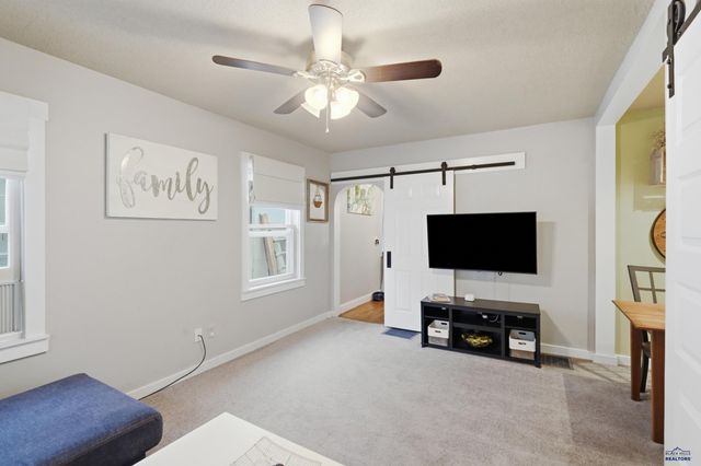 1120 MT RUSHMORE RD, Rapid City, SD 57701