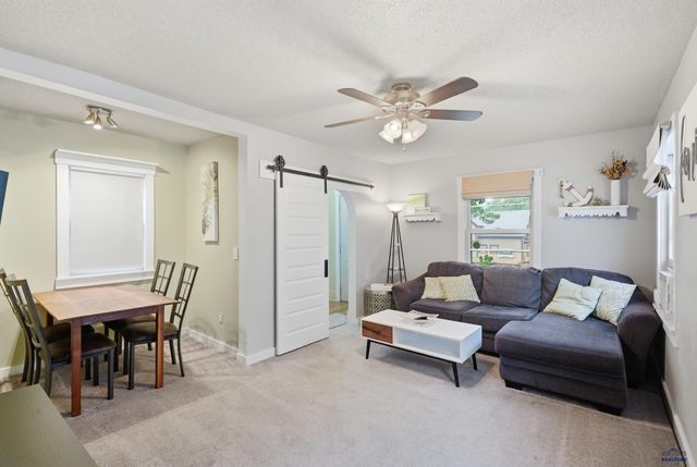 1120 MT RUSHMORE RD, Rapid City, SD 57701