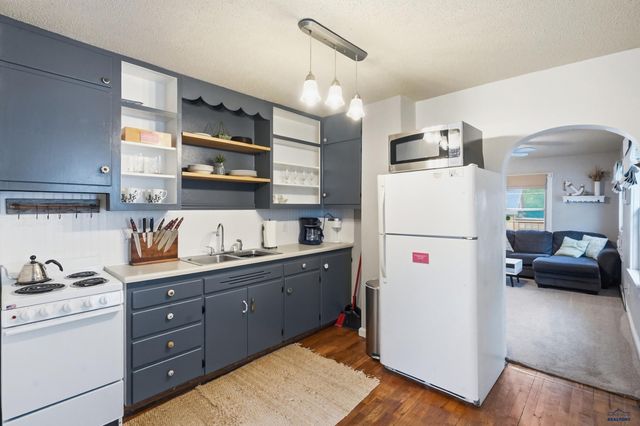 1120 MT RUSHMORE RD, Rapid City, SD 57701