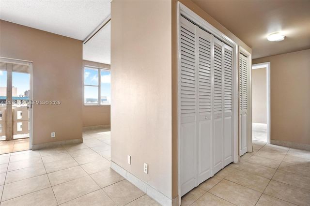 4350 Hillcrest Dr 1016, Hollywood, FL 33021