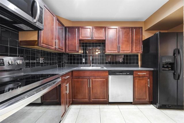 4350 Hillcrest Dr 1016, Hollywood, FL 33021
