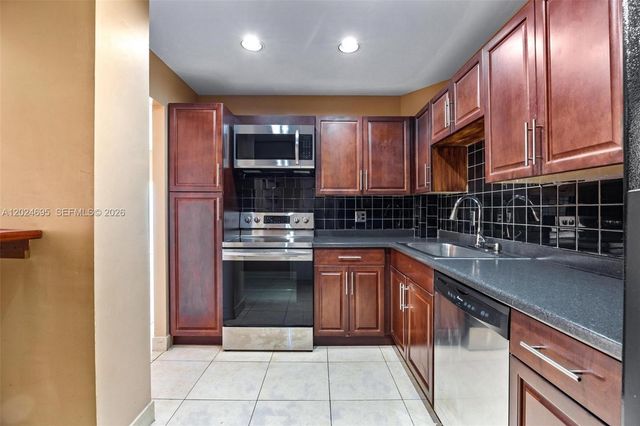 4350 Hillcrest Dr 1016, Hollywood, FL 33021