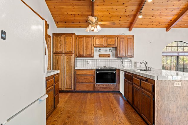 18153 Plymouth Dr, Castro Valley, CA 94546