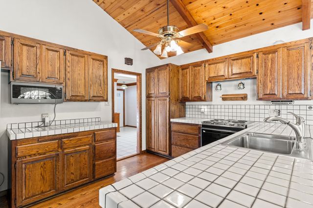 18153 Plymouth Dr, Castro Valley, CA 94546