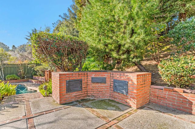 18153 Plymouth Dr, Castro Valley, CA 94546