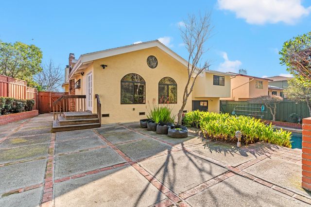 18153 Plymouth Dr, Castro Valley, CA 94546