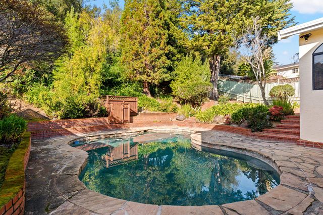 18153 Plymouth Dr, Castro Valley, CA 94546