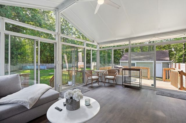 547 Tremont St, Rehoboth, MA 02769