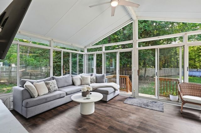 547 Tremont St, Rehoboth, MA 02769