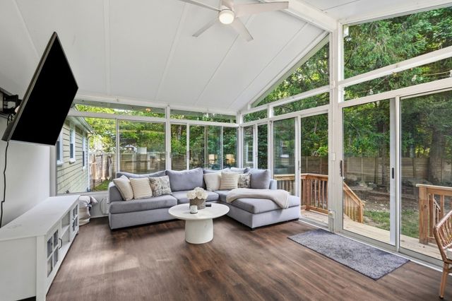 547 Tremont St, Rehoboth, MA 02769